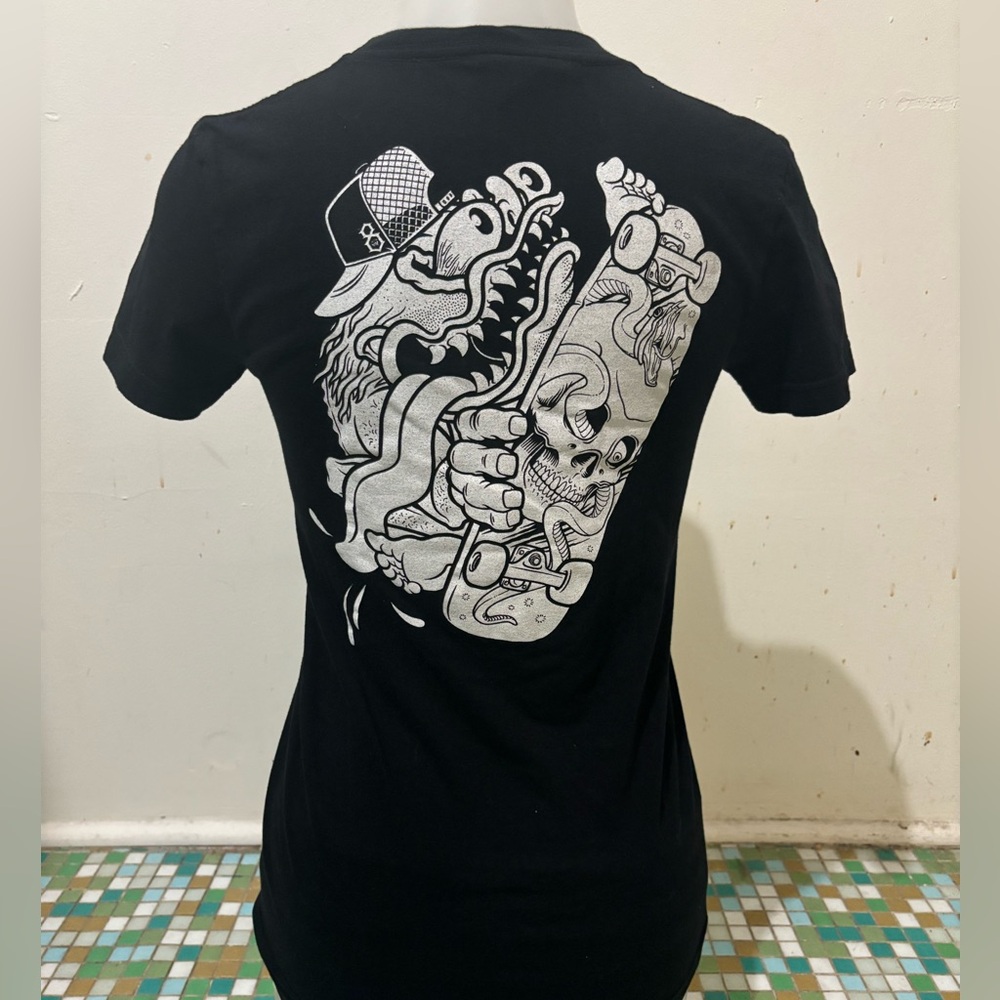 Rebel 8 Die or Skate! T-Shirt.  Never worn. - Picture 3 of 8